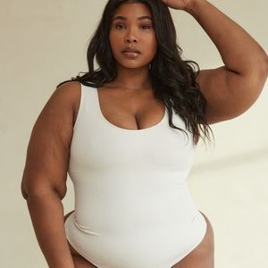 Pinsy scoop tank hourglass shapewear thong bodysuit